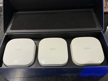 Amazon eero Pro 6E mesh Wi-Fi router | 2.5 Gbps Ethernet | Coverage up to 560 m2 | Connect 100+ devices | Ideal for streaming, working, and gaming | 3-Pack